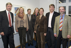 (v.l.n.r.) Oberbürgermeister Wolfgang Meyer, Prof. Dr. Annette Probst, Prof. Dr. Wolfgang Vi&ou