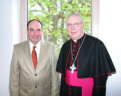 Bischof Norbert Trelle und HAWK-Präsident Prof. Dr. Martin Thren