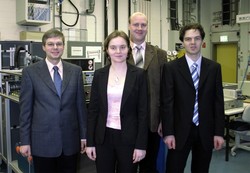 (v.l.n.r.) Prof. Dr. Wolfgang Viöl, Cindy Kaemling, Dirk Wandke und Andy Kaemling.