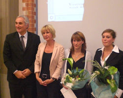 Abbildung Foerderpreistraegerinnen, Brigitte Pothmer MdB und Prof. Dr. U. Bartosch