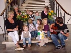 Dankeschön für Dr. Annamaria Geiger (links oben): Ingrid Haasper (links unten), Claudia Mo