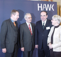 (v.l.n.r) Lutz Stratmann, Professor Dr. Johannes Kolb, Professor Dr. Martin Thren und Helga Schuchar