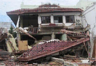 Zerstörungen in Padang nach dem Erdbeben 2009