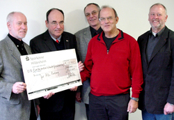 Spendenübergabe an der HAWK: (v.l.n.r.) Prof. Dr. Manfred Ringkamp (HAWK), Prof. Dr. Dr. h.c. M