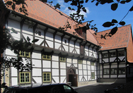 Standesgemäßer Rahmen: Das Hornemann-Kolleg fand in dem historischen Fachwerkhaus, der Al