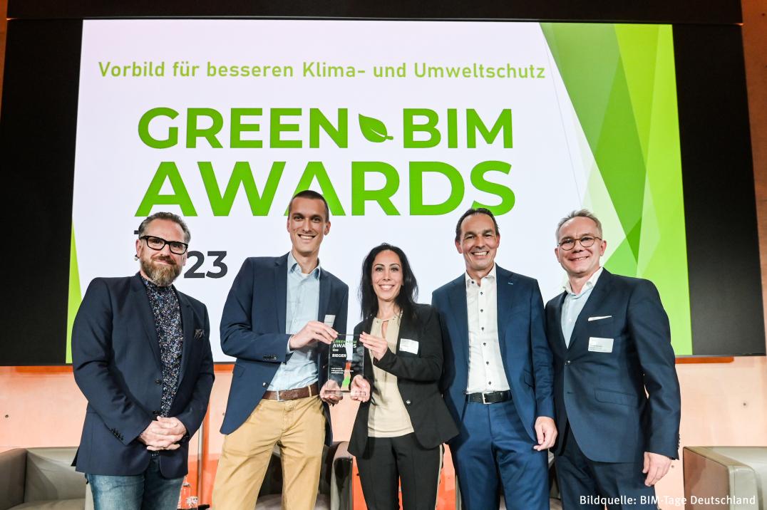 Gewinner*innen des Green BIM Awards zusammen mit den Juroren der BIM Tage Deutschland